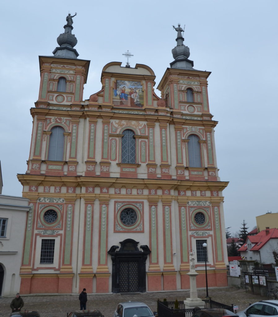 elewacja frontowa kościoła parafialnego w Krasnymstawie